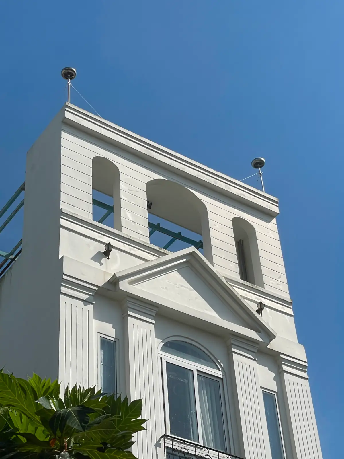 Private residence in Da Nang protected by several SPIN protectors